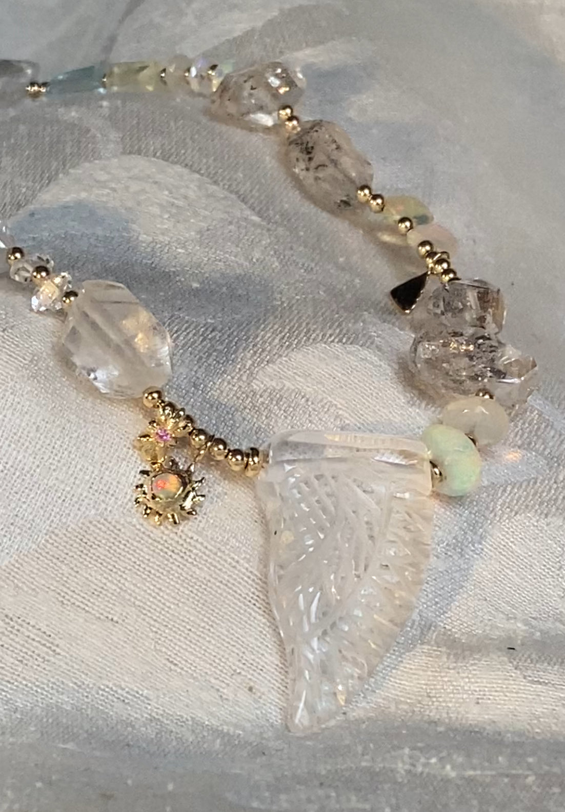 Divine Messenger, Seraphim Wing