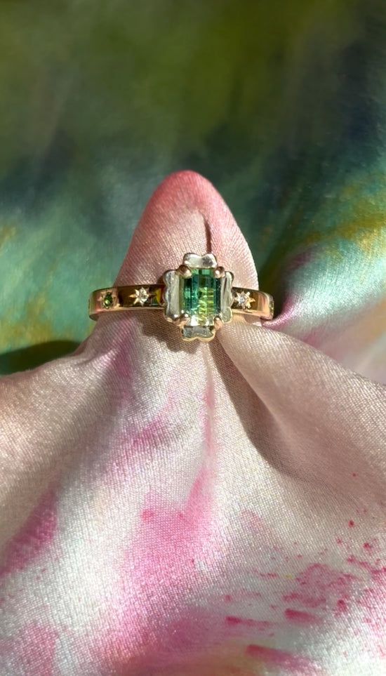 Lucky Flowers Spinner ❀ Green Tourmaline