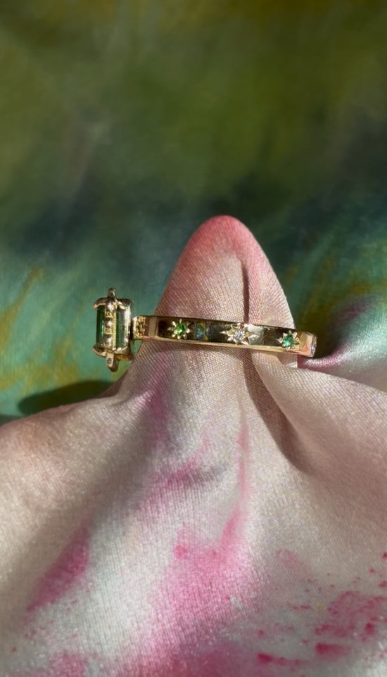 Lucky Flowers Spinner ❀ Green Tourmaline