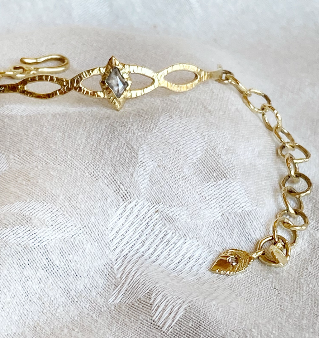 An Everlasting Infinity Gold Bracelet