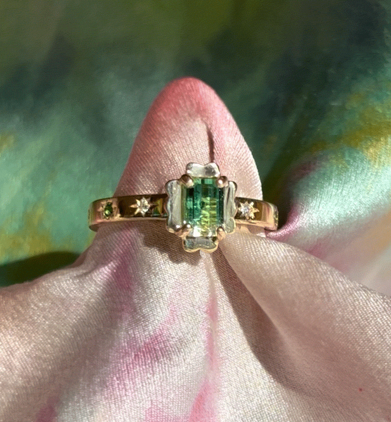 Lucky Flowers Spinner ❀ Green Tourmaline